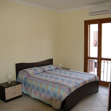 Beb 2000 Hotel Сасари Екстериор снимка