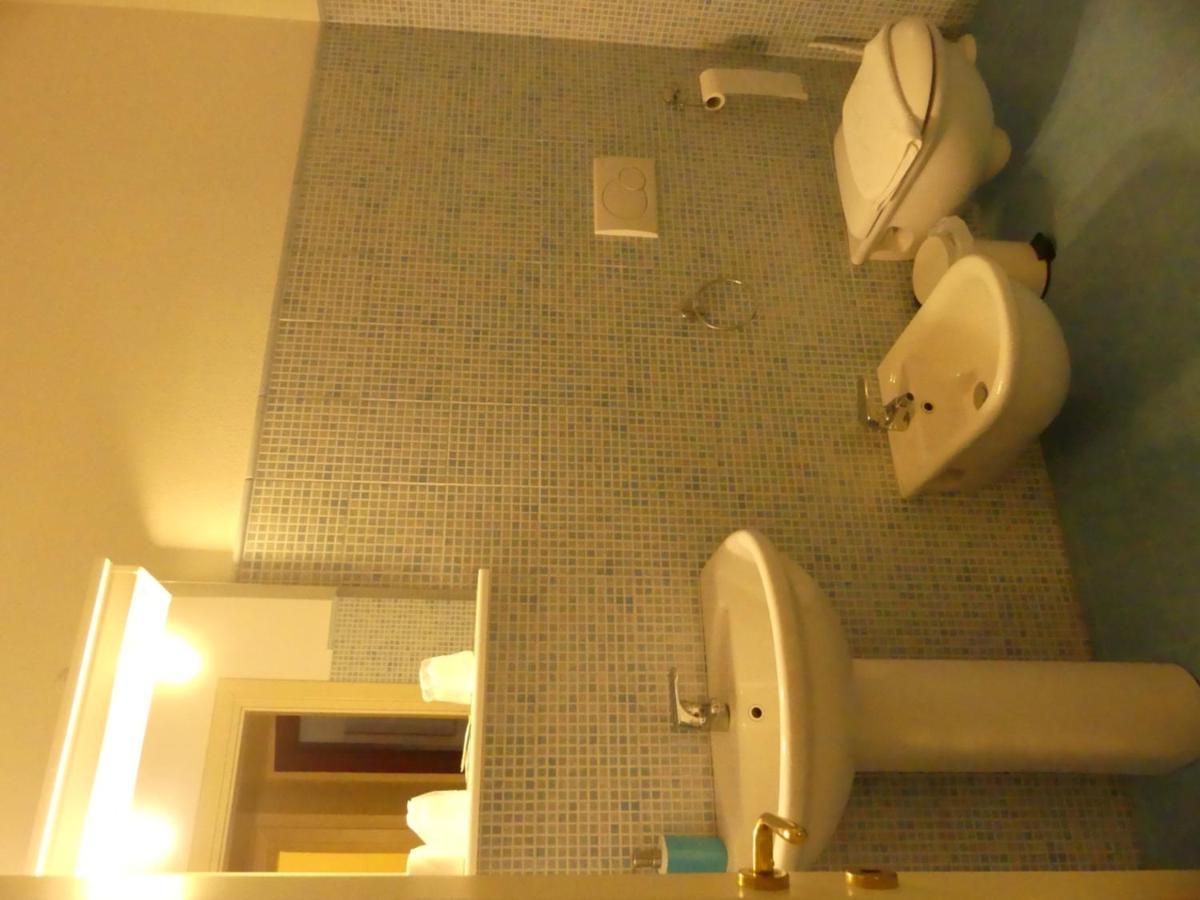 Beb 2000 Hotel Сасари Екстериор снимка