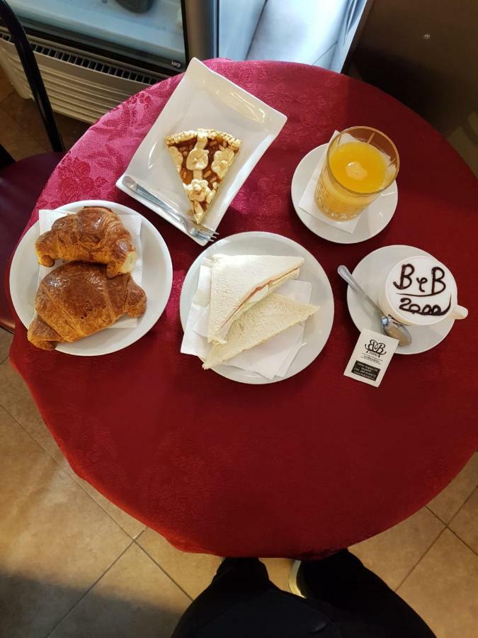 Beb 2000 Hotel Сасари Екстериор снимка